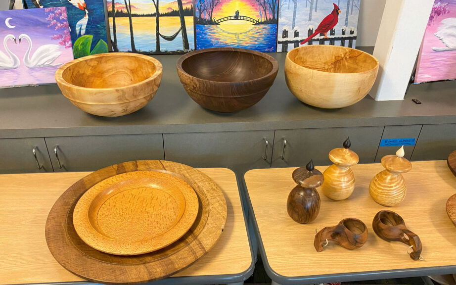 Mike Mahoney's Turning Projects: large wooden bowls, platters, and smaller items
